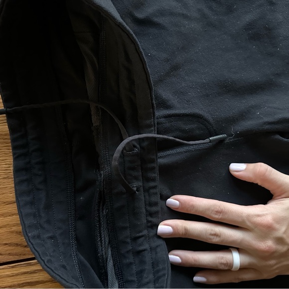 Men’s lululemon sweat pants - Picture 2 of 2